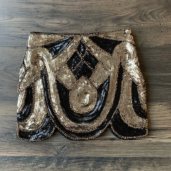 ENDLESS ROSE Gold and Black Sequin Skirt Sz S - Picture 2 of 4